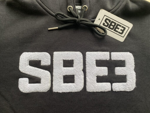 SBE3 Black white hoody front sbe3.nl